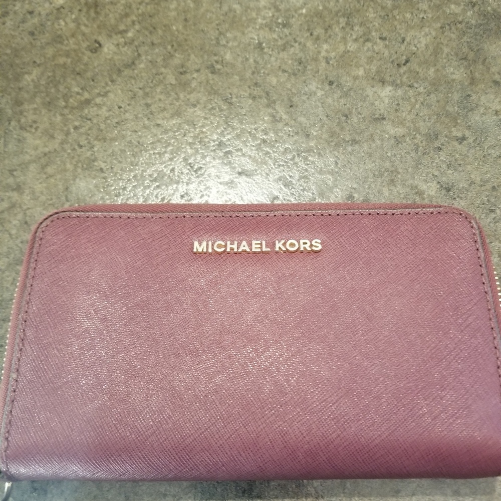Michael Kors Crannberry Wristlet/Wallet